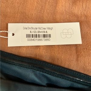 Baltic Born size XL emerald green one shoulder maxi never worn with tags $40